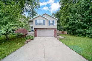 5230 Grand River Cir, Jackson, MI 49201 - Photo 1
