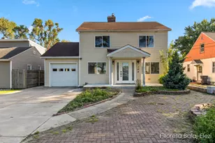 104 Colrain St SE, Grand Rapids, MI 49548 - Photo 1