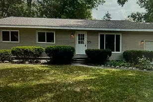 906 Cheboygan Dr, Muskegon, MI 49445 - Photo 1