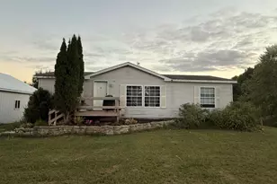 1005 W Maple St, Mecosta, MI 49332 - Photo 1