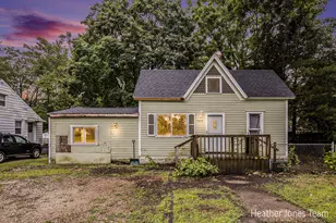 709 E Van Deinse St, Greenville, MI 48838 - Photo 1