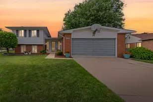 44018 Bannockburn Dr, Canton, MI 48187 - Photo 1