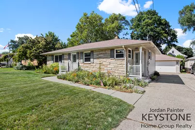 907 32nd Street SW, Wyoming, MI 49509 - Photo 1