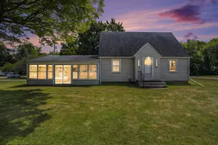 2221 W Argyle St, Jackson, MI 49202 - Photo 1