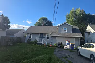 907 Malta St NE, Grand Rapids, MI 49503 - Photo 1