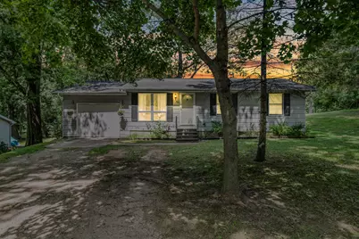 77 W Lynwood Boulevard, Hillsdale, MI 49242 - Photo 1