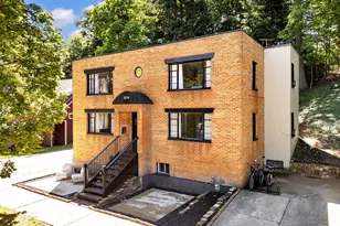 214 Clinton Ave, Grand Haven, MI 49417 - Photo 1