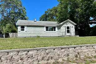 713 E Loomis St, Ludington, MI 49431 - Photo 1