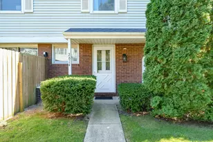 2614 Cherrywood Ct, Saint Joseph, MI 49085 - Photo 1