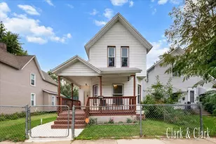 1032 Jennette Ave NW, Grand Rapids, MI 49504 - Photo 1