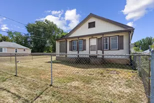 1033 E South St, Jackson, MI 49203 - Photo 1