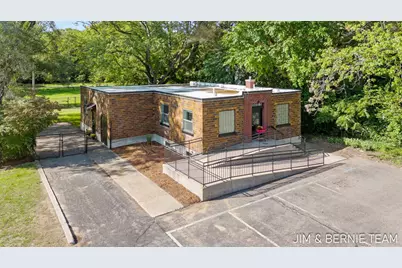 286 E 19th Street, Holland, MI 49423 - Photo 1