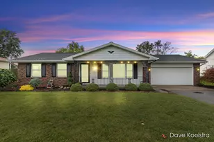 725 52nd St SE, Kentwood, MI 49548 - Photo 1