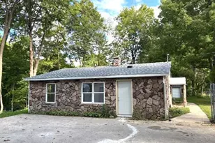 602 Lafler St, Bangor, MI 49013 - Photo 1