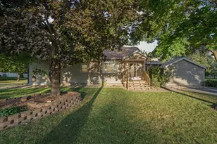 911 Evanston Dr, Jackson, MI 49202 - Photo 1