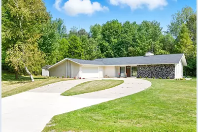 3176 St Andrews Drive, Mount Pleasant, MI 48858 - Photo 1