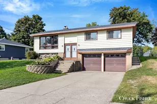 2717 Valley Ave NW, Walker, MI 49544 - Photo 1