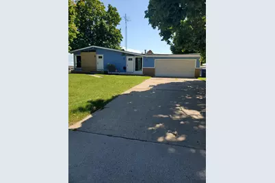 682 Waverly Drive, Benton Harbor, MI 49022 - Photo 1