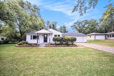121 McConnell Drive, Jackson, MI 49201 - Photo 1