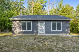 8941 Buckhorn Dr, Howard City, MI 49329 - Photo 1