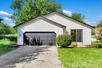 81 E 40th Street, Holland, MI 49423 - Photo 1