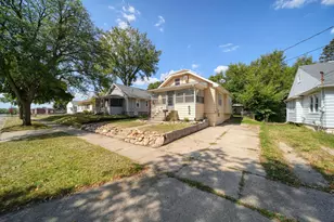 636 Madison St, Jackson, MI 49202 - Photo 1