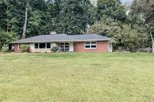 211 Beckwith Dr, Battle Creek, MI 49015 - Photo 1