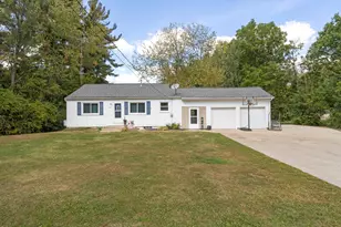 430 McConnell Dr, Jackson, MI 49201 - Photo 1