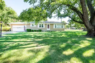 3215 Meade Ct, Saint Joseph, MI 49085 - Photo 1