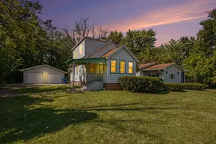 140 N Crystal Ave, Benton Harbor, MI 49022 - Photo 1