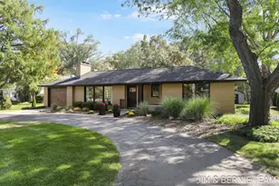 1056 S Shore Dr, Holland, MI 49423 - Photo 1