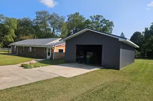 81 Taylor Ave, Battle Creek, MI 49037 - Photo 1