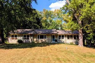 215 Beckwith Dr, Battle Creek, MI 49015 - Photo 1