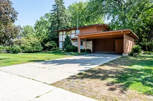 2211 Lakeshore Dr, Saint Joseph, MI 49085 - Photo 1