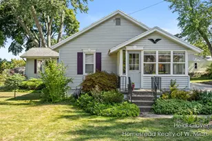 1500 Hillcrest Ave NW, Grand Rapids, MI 49504 - Photo 1