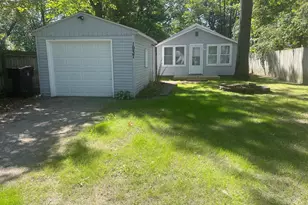 1937 E Isabella Ave, Muskegon, MI 49442 - Photo 1