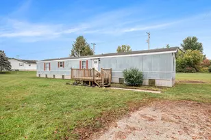 8208 E Sidney Rd, Crystal, MI 48818 - Photo 1