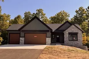 408 Sabine Dr, Muskegon, MI 49442 - Photo 1