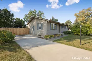 1940 Eldon St NE, Grand Rapids, MI 49525 - Photo 1