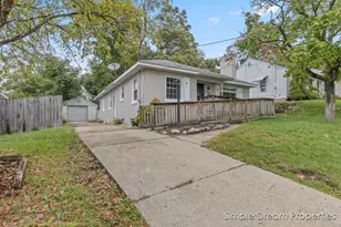 1109 Temple St SE, Grand Rapids, MI 49507 - Photo 1