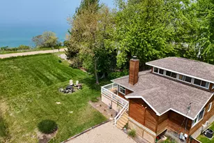 643 Lakeshore Dr, South Haven, MI 49090 - Photo 1