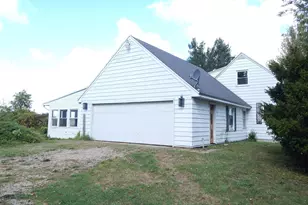 5525 Peach Ridge Ave NW, Comstock Park, MI 49321 - Photo 1