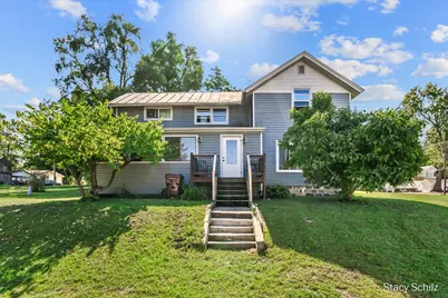 320 Division Street, Freeport, MI 49325 - Photo 1