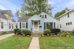 178 W 21st St, Holland, MI 49423 - Photo 1