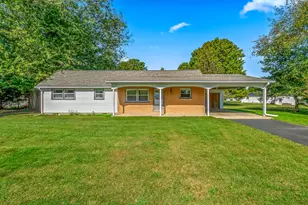 301 Village Ln, Jonesville, MI 49250 - Photo 1