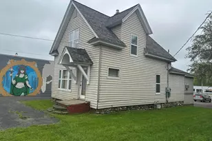 127 W Territorial Rd, Battle Creek, MI 49015 - Photo 1