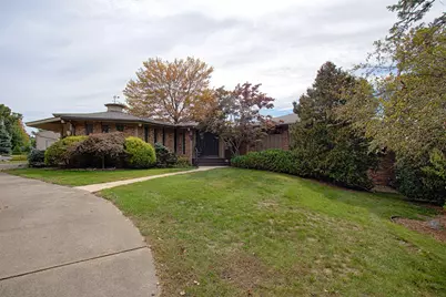 1116 Lakeside Drive S, Battle Creek, MI 49015 - Photo 1