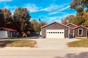 519 W Oak St, Fremont, MI 49412 - Photo 1