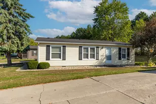317 Cadgewith E, Lansing, MI 48906 - Photo 1