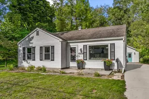 2444 Hillsdale Ave, Kalamazoo, MI 49006 - Photo 1